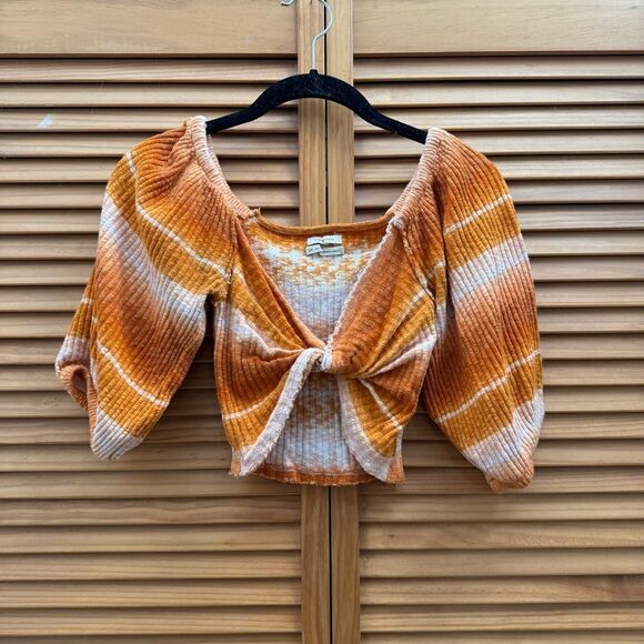 Urban Outfitters Tops - Urban outfitters crop top size small